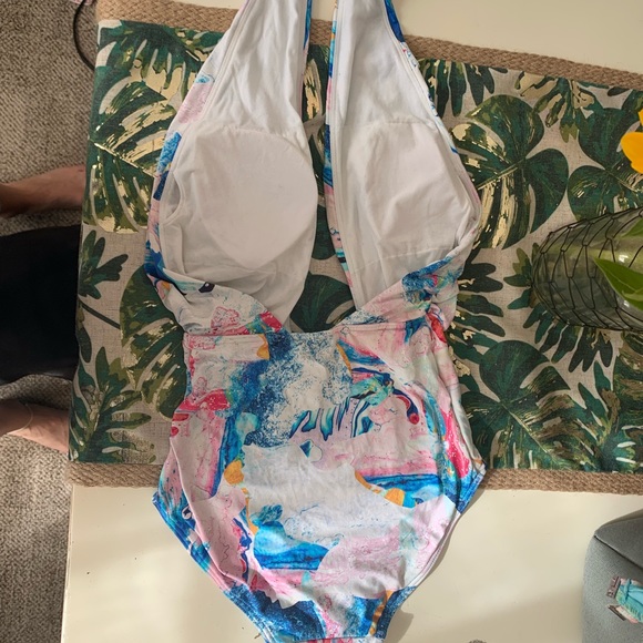 Sunseeker Peekaboo Bathing Suit - Picture 4 of 4